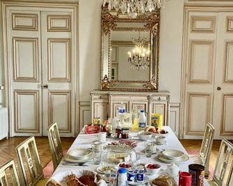 Chateau la Bainerie - Étriché - Eetruimte