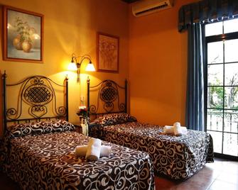 Dalis - Seville - Bedroom