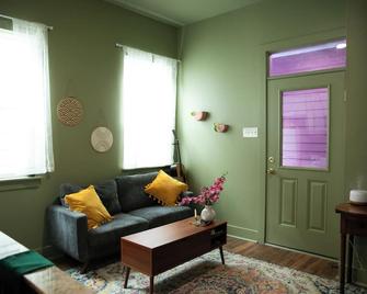 Charming 1-bedroom Oasis by City Park & Jazz Fest - Nueva Orleans - Sala de estar