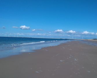 Charming holiday home in the heart of Kortgene, close to Veerse Meer - Kortgene - Beach