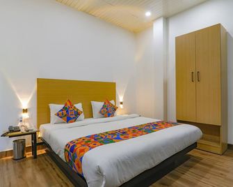 Fabhotel Super 3 Premium II - Kanpur - Bedroom