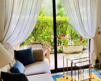 Un Coin de Paradis - Cannes