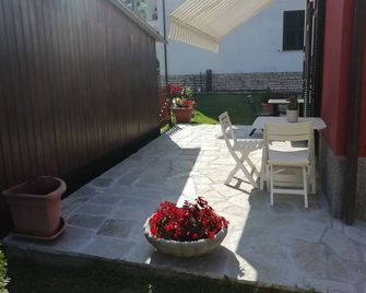 Er Nido Peccenin ideal for visiting Liguria di Levante - Beverino - Патіо