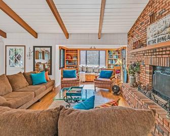 Pine Hills Cabin in Julian - Julian - Obývací pokoj