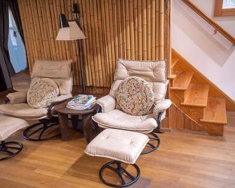 Sky, Hike, Stargaze, Forest Bath, Swim By Stream In The Shawangunk Mountain - Wallkill - Sala de estar
