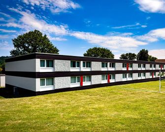 ibis 3 Lacs Neuchâtel - Neuchatel - Budova