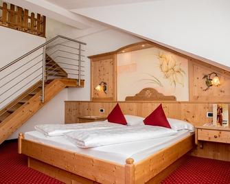 Loewe Dolomites - San Candido - Camera da letto