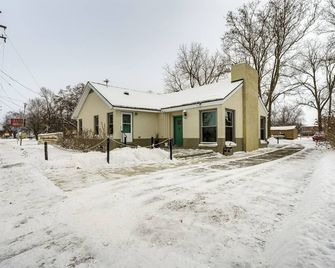 4 Mi to Dtwn Kalamazoo Central Apt - Kalamazoo - Building