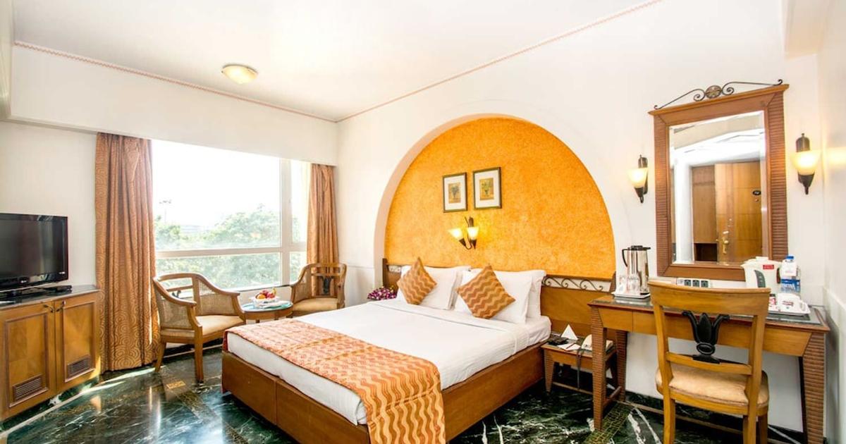 Отель мумбаи похожие. Индия отели. Лучший отель в Индии. The Jasper отель Мумбай. Отели в Индии Prinzes.