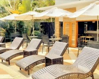 Pearl Vista de Coron Resort Hotel - Coron - Patio