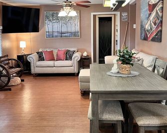 Come experience the magic of Caster's Cottage - Azle - Restaurant