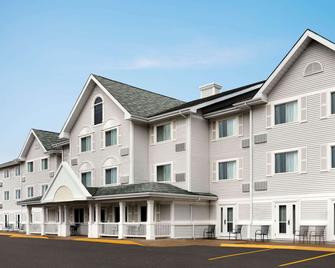 Travelodge Suites by Wyndham Moncton - Moncton - Edificio