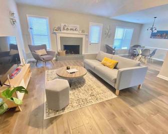 New️cozy Modern Trendy Home Of Buford Mall Of Ga - Buford - Wohnzimmer
