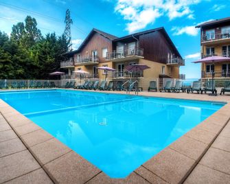 Zenitude Evian Les Terrasses du Lac, an Ascend Collection Hotel - Евян-ле-Бен - Басейн