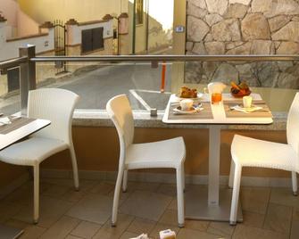 Janas Hotel - Villasimius - Parveke