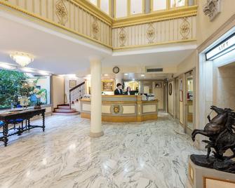 Majestic Toscanelli - Padua - Front desk