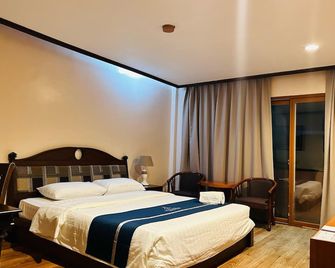 Vista Marina Hotel and Resort - Subic Bay Freeport Zone - Bedroom