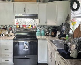 Majestic Lake Front Chalet - Tobyhanna - Cocina