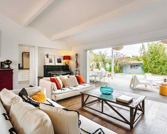 Maison de charme La Flotte en Ré - La Flotte - Obývací pokoj