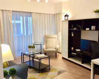 Cosy Studio at Lido with Pool - Funchal - Wohnzimmer