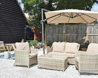 1 bedroom accommodation in Peldon, near Colchester - Birch - Patio