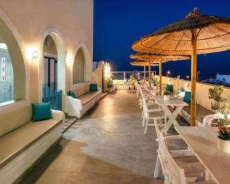 Alizea Villas & Suites - Thera - Balkon