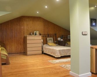 La Casa Azul De Las Caldas - Oviedo - Bedroom