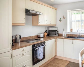 Bullions Farm Cottage - Consett - Kitchen