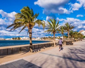 Agi Drugstore BE Apartamento for rent in Roses Girona. - Roses - Spiaggia