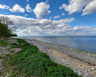 Garnhuset - The perfect getaway right on the beach and surrounded by forest - Klippinge - Playa