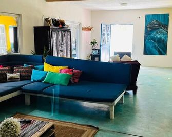 Peace Hostel MX - La Paz - Wohnzimmer