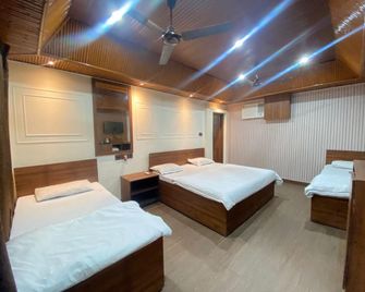 Ambika Resort - Rishikesh - Bedroom