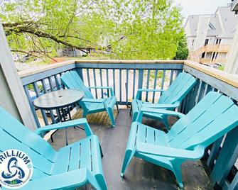 Cozy Studio Loft with 2 Baths Next to Slopes - The Blue Mountains - Balcony