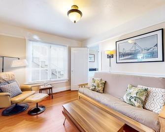 Beach Hill Bungalow - Santa Cruz - Salon