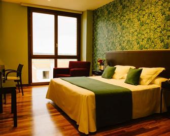 Hotel Vinícola Real-200 Monges - Logroño - Bedroom
