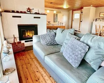 Forest Cottage in Rosenborg, Öland - Farjestaden - Wohnzimmer