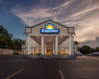 Days Inn by Wyndham Lexington - Lexington - Building