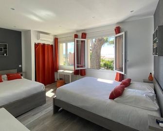 Hotel Le Ceinturon - Hyerès - Habitación