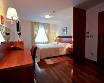 Hotel Croatia - Zagreb - Bedroom