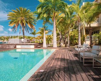 Stunning 2 bedroom Condo with epic Yacht Club and Harbour view ! - English Harbour - Pool