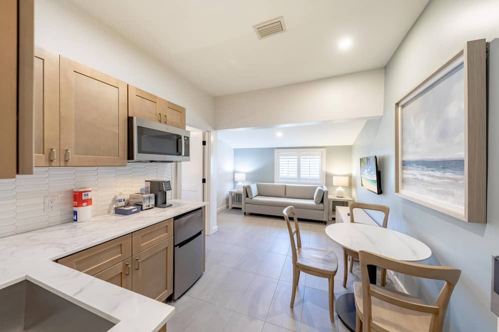 The Palmetto Inn - Spotted Seatrout - King 1 Bdrm Suite - Boca Grande