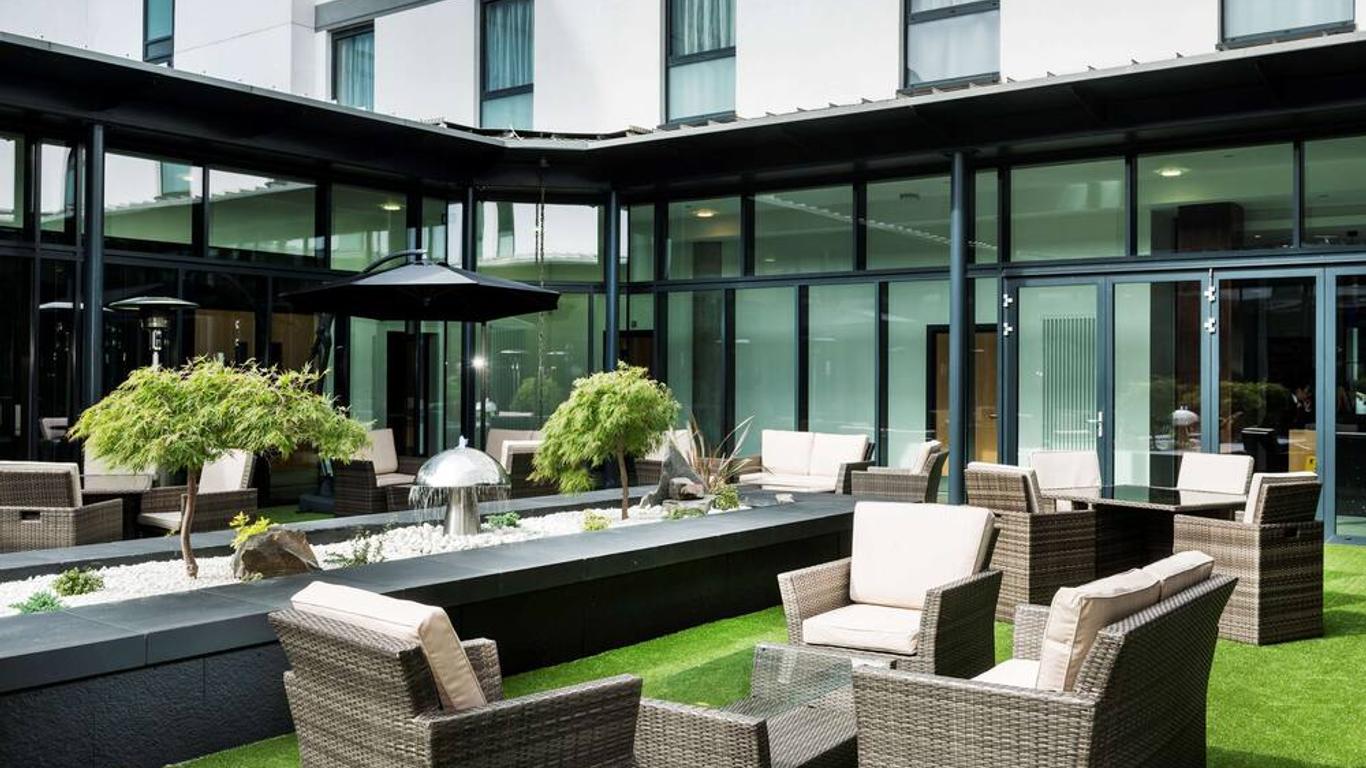 بارك إن باي راديسون أبردين