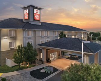 Best Western Plus Frontier Inn - שאיין - בניין