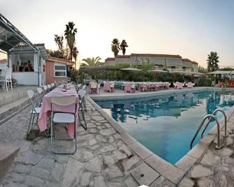 Malemi Organic Hotel - Kalloni - Pool