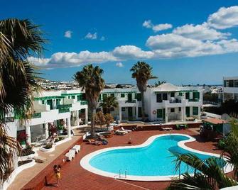 Apartamentos Luz Y Mar - Puerto del Carmen - Piscina