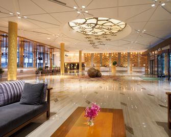 Holiday Inn Beijing Shijingshan Parkview By IHG - Pekin - Lobby