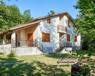 5 Bedroom Nice Home In Termoli - Termoli - Building