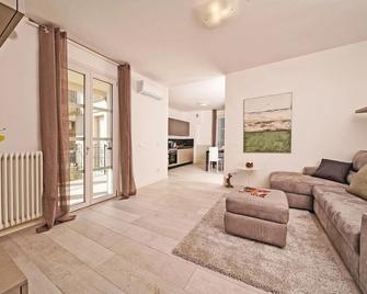 Corte Fasanella 54 in Toscolano Maderno - Toscolano Maderno - Obývací pokoj