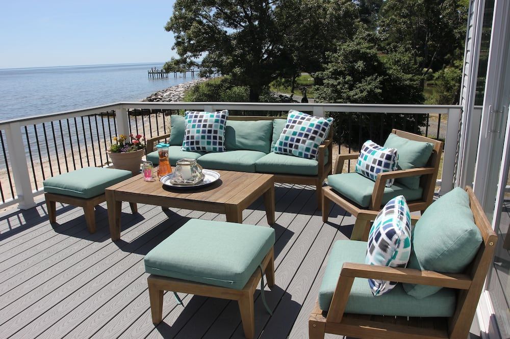 Beach Cottage With A Spectacular View ~ Your Own Private Beach ~ Includes Kayaks
