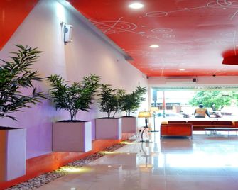 Hotel Alpha Makassar - Makassar - Lobby